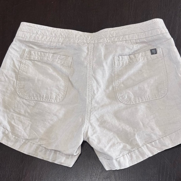 The North Face Khaki Pinstriped Linen Shorts Size 10 Regular - Picture 2 of 13